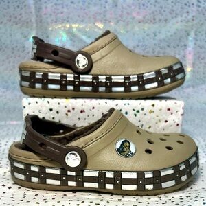 Star Wars Chewbacca Crocs with Cozy Faux Fur Lining C 10/11